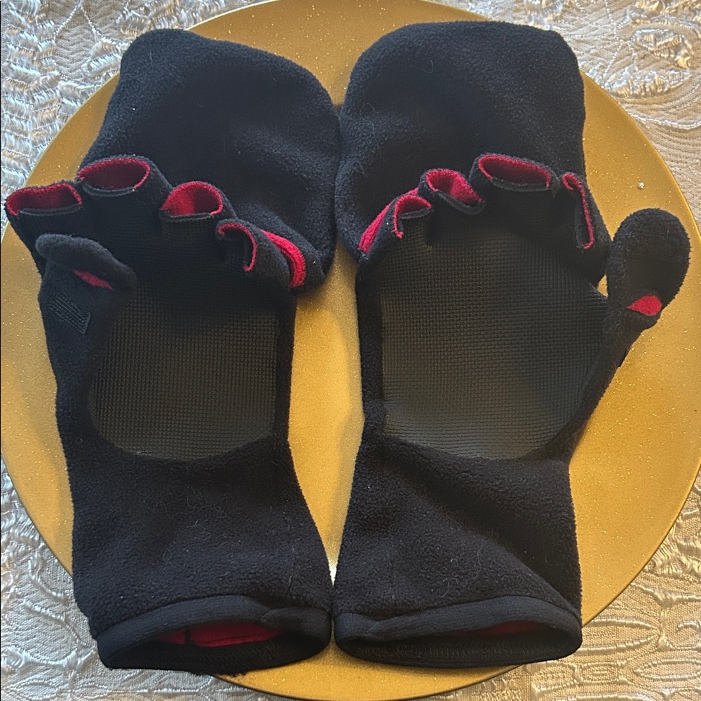 Glacier Men’s Black and Red Fingerless Gloves/Mittens in Like New Condition!
